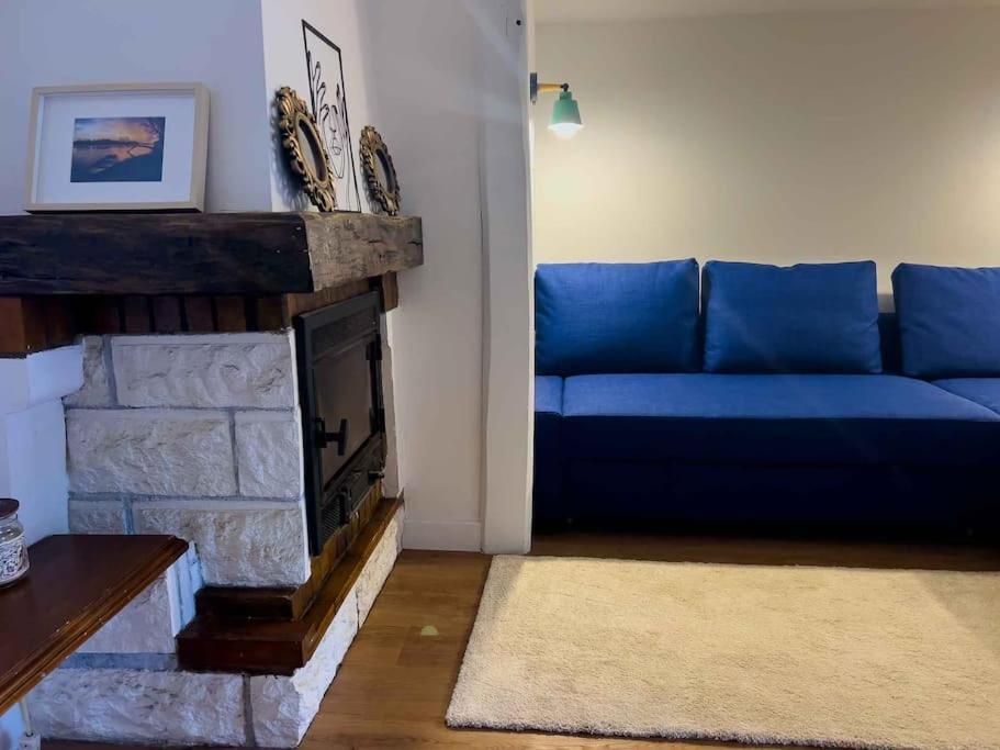 Maison Semi-Troglodyte Avec 4 Velos โรเชอร์กอร์บง ภายนอก รูปภาพ